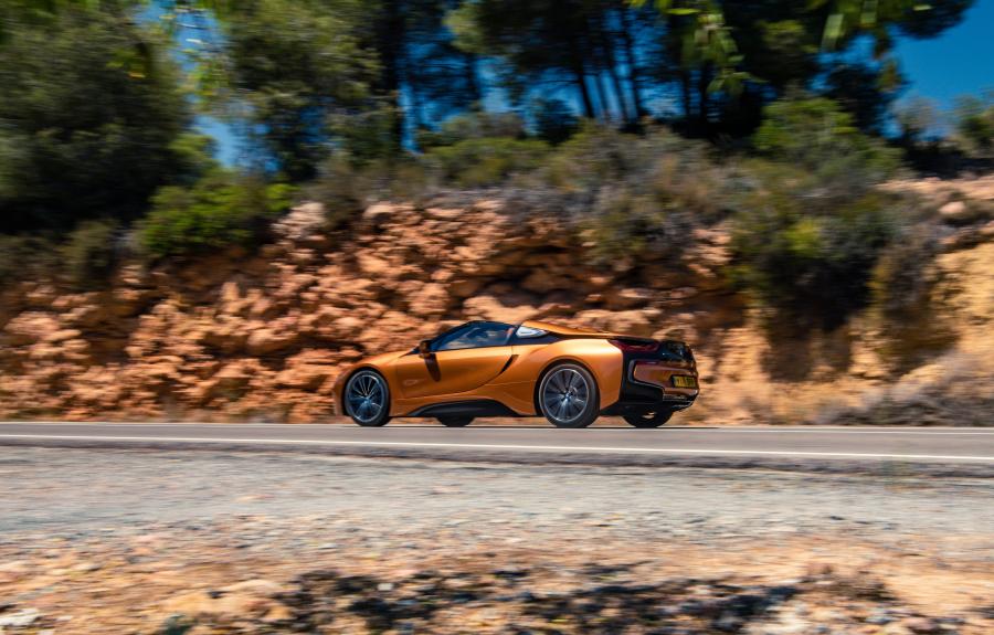  BMW i8 Roadster (I15) 2018 года  (UK) (фото 66 из 97)